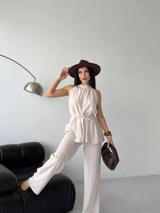 Ensemble pantalon deux pièces personnalisable pour femme, col halter sans manches, fabriqué en Turquie - Product Image 5