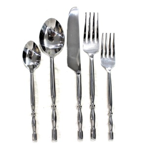 Juego de cubiertos y vajilla de metal pulido brillante de acero inoxidable con cuchara, tenedor y cuchillo de calidad superior - Product Image 1