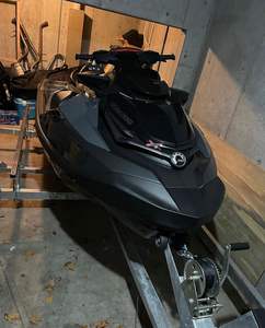 Moto Acuática Sea-Doo RXT-X 325 IBR Modelo 2025 con Tecnología de Frenado y Cambio Inteligentes, 300HP, Motor de 1500CC - Product Image 2
