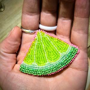 Charmes en perles de rocaille avec motifs de cœurs américains, mignons, personnalisés, en forme d'étoile, cadeau pour fille, nouvelle tendance pour porte-clés perlés - Product Image 2