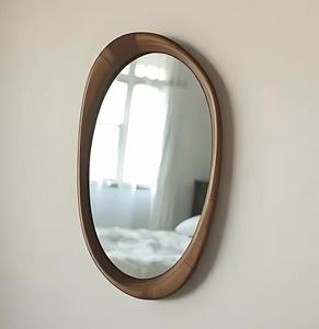 Espejo de Pared Asimétrico Art Deco de Cristal Hecho a Mano, Moderno, con Marco Irregular de Nogal al Mejor Precio - Product Image 5