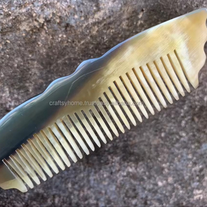 Peigne à cheveux artisanal en corne de buffle écologique, grande poignée sculptée, durable, élégant, design imitation antique, dernières créations artisanales naturelles - Product Image 1