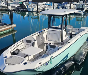 Yamaha 255 FSH Sport E JetBoat 2023 Usada, Embarcación de Lujo de 7m con Alto Rendimiento, Motor de 1.8L con Remolque en Venta - Product Image 6