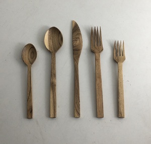 Ensemble de couverts en bois d'acacia écologique Ensemble de 5 couverts en bois biologique Vaisselle Couverts en bois faits à la main Cuillère à dîner Couteau Fourchette - Product Image 2