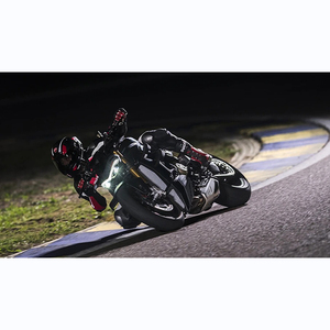 Ducati Streetfighter V4 S 2023 - Product Image 6