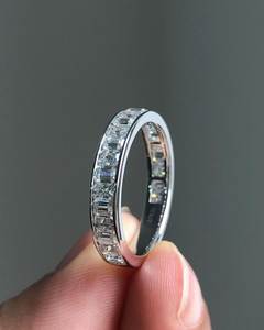 แหวนเพชรมอยส์ซอไนท์ที่มีคุณภาพดีกว่าพร้อมรูปทรงที่หรูหราและทันสมัยเหมาะสำหรับเครื่องประดับงานหมั้นของผู้หญิงจากอินเดีย - Product Image 5