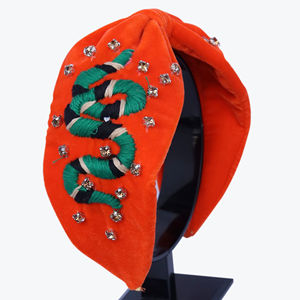 Diadema de Terciopelo Naranja de Alta Calidad, Hecha a Mano, Bordada con Cabeza de Serpiente, Diadema Acolchada de Lujo con Cristales, a la Moda - Product Image 1