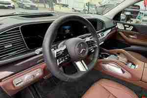 GLS 450 2025 Usado en Excelentes Condiciones, ~375 hp, Motor Turbo de 6 Cilindros AMG, Bajo Kilometraje, Sin Problemas Mecánicos, Listo para Conducir - Product Image 6