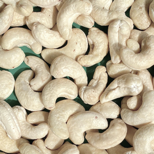 Nueces de Anacardo de Vietnam de Alta Calidad, Crudas, Empaque Personalizado, Marca Santiago, Grado W, 24 Meses de Duración - Product Image 1