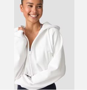 Sweat à capuche court avec fermeture éclair Vêtements décontractés pour femmes Tissu en coton Fabricant avec logo personnalisé OEM - Product Image 4