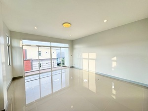 อาคาร3ชั้นสำหรับขายในอำเภอเมืองไทยสำหรับใช้ในสำนักงานหรือคลังสินค้า - Product Image 5