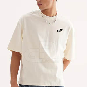 Camiseta Premium de Corte Cuadrado y Estilo Urbano para Hombre, con Corte Equilibrado, Acabado Moderno y Comodidad para el Día a Día - Product Image 3