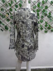 Ensemble de kurta traditionnel indien pour femmes, imprimé floral unique, pour les occasions de mariage et les tenues décontractées, en vente en gros - Product Image 3