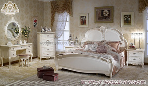 Cama clásica de madera maciza King Size con mesitas de noche Juego de dormitorio de lujo de 5 piezas en oro antiguo Juego de dormitorio Royal King Size - Product Image 3