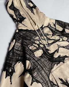 Sudadera con capucha de algodón de peso pesado unisex personalizada con estampado de calavera de diamantes de imitación de cristal en tela de araña para hombres y mujeres en otoño - Product Image 3