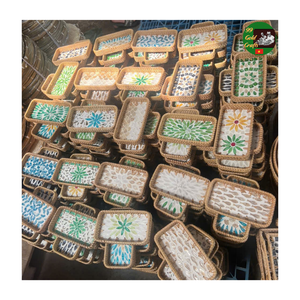 Plateau de service en bambou fait main écologique en gros, tressé en paille de rotin, en forme carrée ou rectangulaire, avec incrustations de nacre - Product Image 6