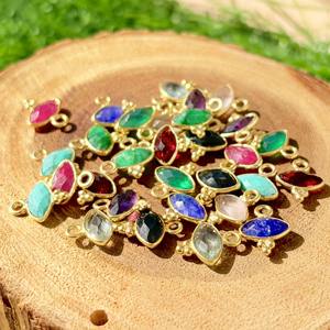 Pequeño Colgante de Ónice Verde con Engaste de Bisel Estilo Rawa, Chapado en Oro, Joyería con Piedra de Nacimiento - Product Image 6