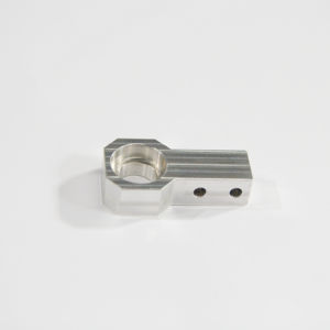 Pièce en aluminium et en acier inoxydable usinée par CNC au Vietnam - Product Image 3