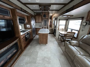 Autocaravana Usada Heartland B-i-g C-o-u-n-t-r-y 3155R-L-K de 2019 - Product Image 6