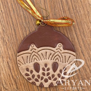 New Arrival Christmas Outdoor Decoration Personalized Hand <b>Tooled</b> <b>Leather</b> Ornament Cowhide Round-shaped Christmas Tree Hangings - Product Image 1