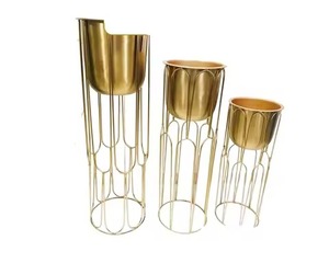 Pot de fleurs moderne en forme de feuille d'or pour la maison, le salon et le jardin d'intérieur. - Product Image 4