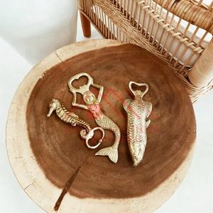 Ouvre-bouteille Queen en laiton de dernière conception pour la décoration de table Ouvre-bouteille Sculpture en laiton massif pour dames pour la décoration intérieure - Product Image 4