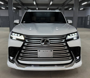 SUV de Lujo Usada 2025, Tamaño Completo, Motor de Gasolina de Aspiración Natural >8L, Transmisión Automática, Techo Panorámico, Excelente Estado - Product Image 4