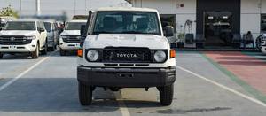 Neuf/Occasion 2024 pour ISER LC76 5 portes <4L Euro IV 6 places 4x4 Automatique Sièges en cuir Diesel Gauche Foncé - Product Image 3