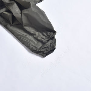 Dernier modèle Vente en gros d'usine Veste unisexe avec logo personnalisé Coupe-vent à capuche zippé Veste d'extérieur légère pour hommes et femmes - Product Image 4