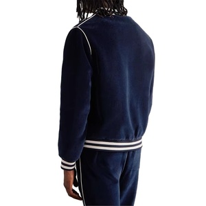 Veste de baseball universitaire pour homme de qualité supérieure, sur mesure, avec col montant, broderie de luxe, couleurs et tailles personnalisées - Product Image 2