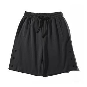 Pantalones cortos de chándal de pierna ancha con botones de tres filas, pantalones de chándal de calle holgados de algodón para hombre, pantalones cortos informales de moda para correr de baloncesto de verano - Product Image 3