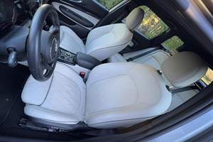 2022 M/i/n/i Copper Clubman John Copper Works ALL-4 SUV Automático con Techo Solar, Faros Delanteros, Cámara Trasera 360, Asientos Eléctricos - Product Image 2