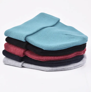 Colección de invierno Calidad Premium Etiqueta de marca personalizada Lana Merino Tejido Invierno Nieve Tobogán Gorros de lana gorro - Product Image 5