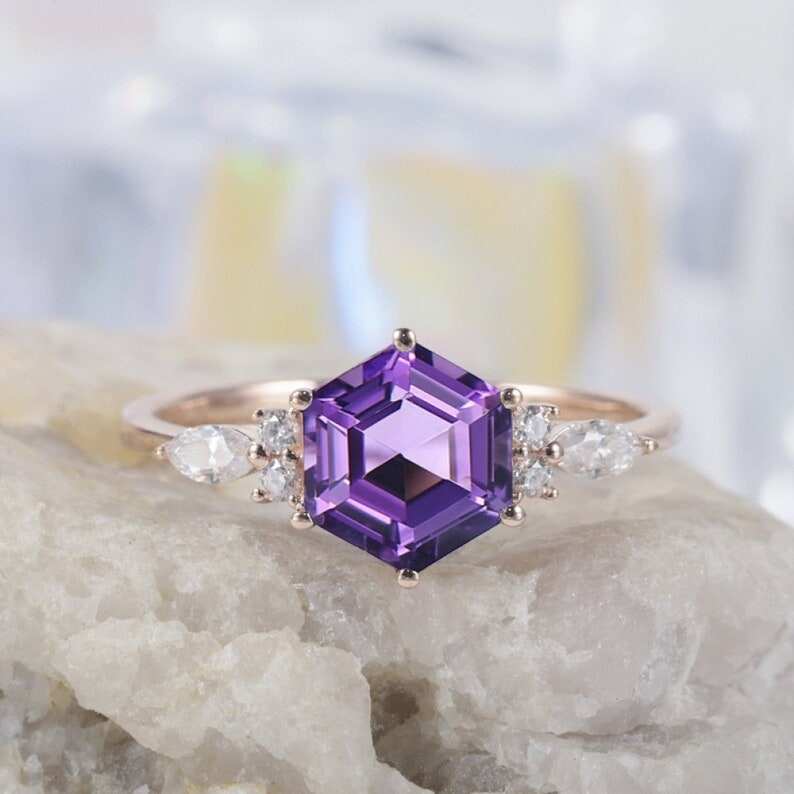 สีเหลืองทอง