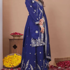 Conjunto Sharara de diseño indio-pakistaní, hermoso y elegante, en tela Vichitra, ideal para fiestas, bodas, eventos reales, uso tradicional y casual. - Product Image 1