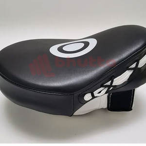 Coussin de frappe incurvé en cuir de haute qualité pour la boxe, coussin de frappe MMA, cible d'arts martiaux, coussin de frappe thaïlandais, services OEM, évacuation de l'humidité - Product Image 6