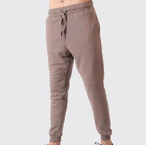 Trajes de chándal de invierno para hombre con logotipo personalizable, conjuntos elegantes transpirables ecológicos de talla grande hechos en fábrica con precios competitivos - Product Image 4