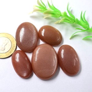 Cabochons en pierre de lune marron naturel de qualité AAA tailles mélangées formes couleur rose améthyste pierres précieuses de quartz en vrac pour la fabrication de bijoux - Product Image 1