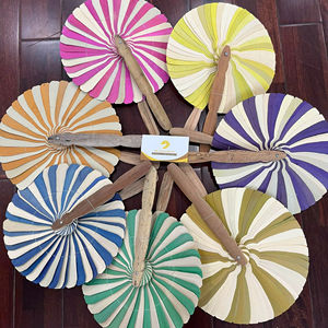 Éventail en feuilles de palmier naturelles séchées, tissé, vintage, léger, accessoire de refroidissement à main pour pique-nique en plein air, décoration, Vietnam - Product Image 1