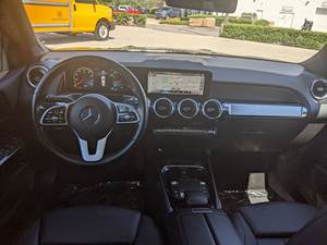 Mercedes-Benz GLB 250 2021 Usado en Buen Estado, Color Negro - Product Image 3