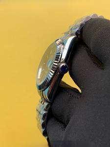 นาฬิกาข้อมือออโตเมติกสแตนเลสสตีลหน้าปัดดัชนีสีเขียวสำหรับผู้ชาย - Product Image 3