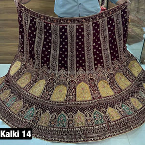 Ensemble exclusif Rajwadi Velvet Lehenga Pâte coupée Jarkan Work 11000 Tissu Long Work Choli 2.5M Bordure Dupatta pour les fêtes d'hiver - Product Image 5