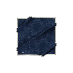 ผ้าพันคอผ้าฝ้ายขอบสี่เหลี่ยมมีลวดลายสีน้ำเงินเข้ม - Product Image 2