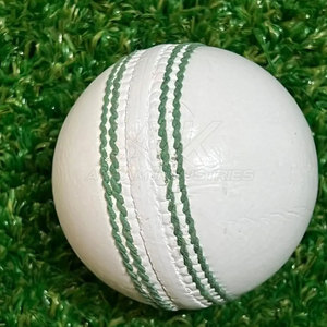 Ballon de cricket professionnel haute performance, coutures robustes, cuir durable, idéal pour l'entraînement - Product Image 5
