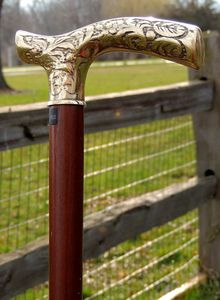 Bastón de madera ajustable Bastón fuerte para ancianos Estándar internacional con múltiples nudos para senderismo - Product Image 3