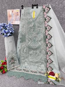 Traje paquistaní a medida con bordado vanguardista Ideal para eventos nocturnos y fiestas Disponible a precio mayorista - Product Image 4