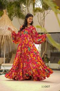 Présente cette superbe collection de robes entièrement flairées à imprimé numérique Ethnic Wear Half INNER Attached Heavy Crepe - Product Image 4