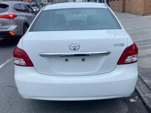 Voiture d'occasion de qualité à prix abordable, Toyota Yaris 2012, conduite à gauche - Product Image 4