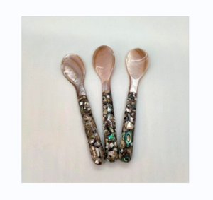 Cuillère à perles polie avec irisation naturelle parfaite pour une utilisation gastronomique et des affichages de décoration à la maison - Product Image 1