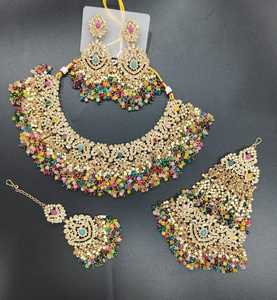 Ensemble de colliers d'ombres en plaqué or gracieux Bijoux de mariée sophistiqués pour les mariages, les réceptions et les cérémonies traditionnelles - Product Image 1